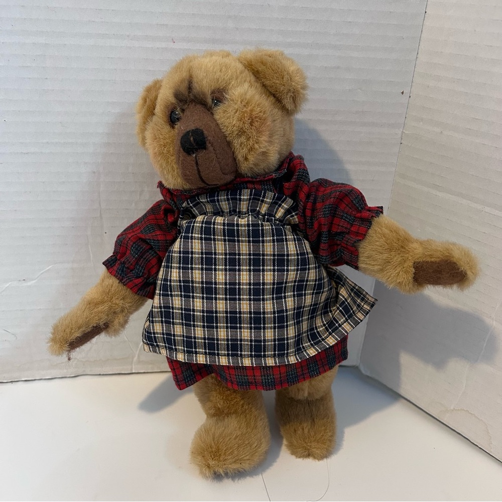 HEARTFELT COLLECTIBLE INC jointed teddy plush with Plaid Dress and apron 10.5”